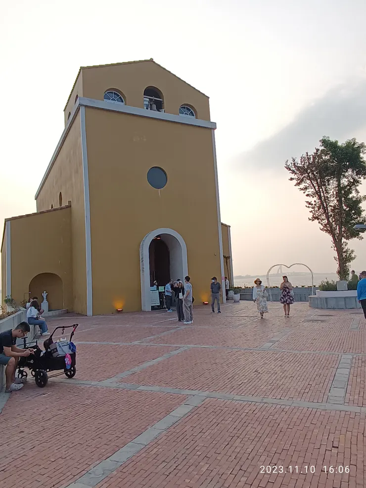 教堂前景，自拍