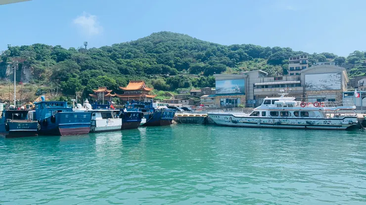 其實南北竿的距離10多公里,所以一下就到了。