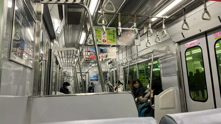 特急採自由入座。