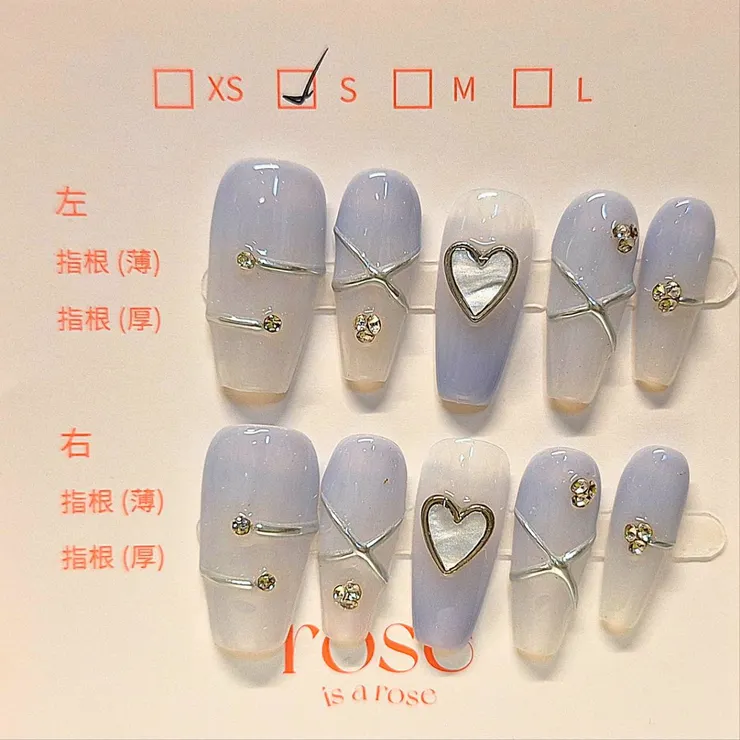 藍灰色調穿戴美甲