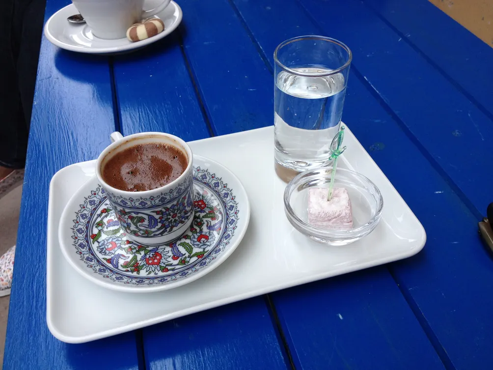 拿杯飲料坐坐，一起閒聊