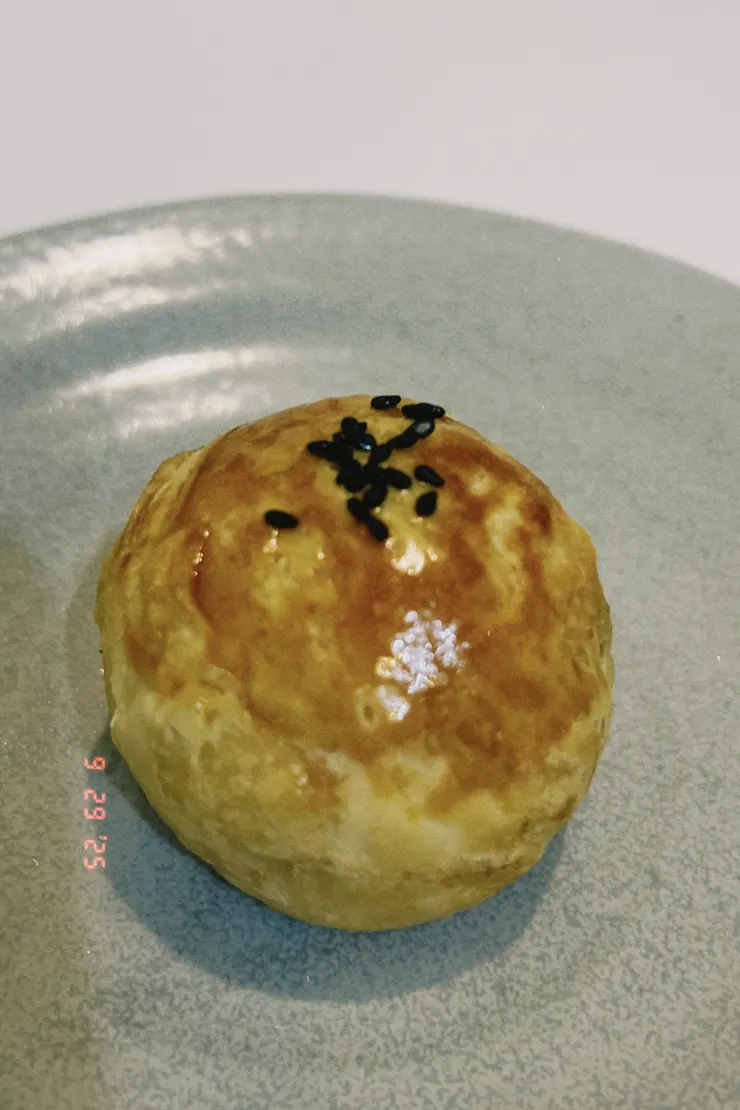 陳耀訓蛋黃酥，傳說蛋黃酥的愛瑪仕。皮很酥香