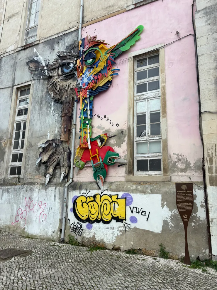 學校牆上的藝術作品