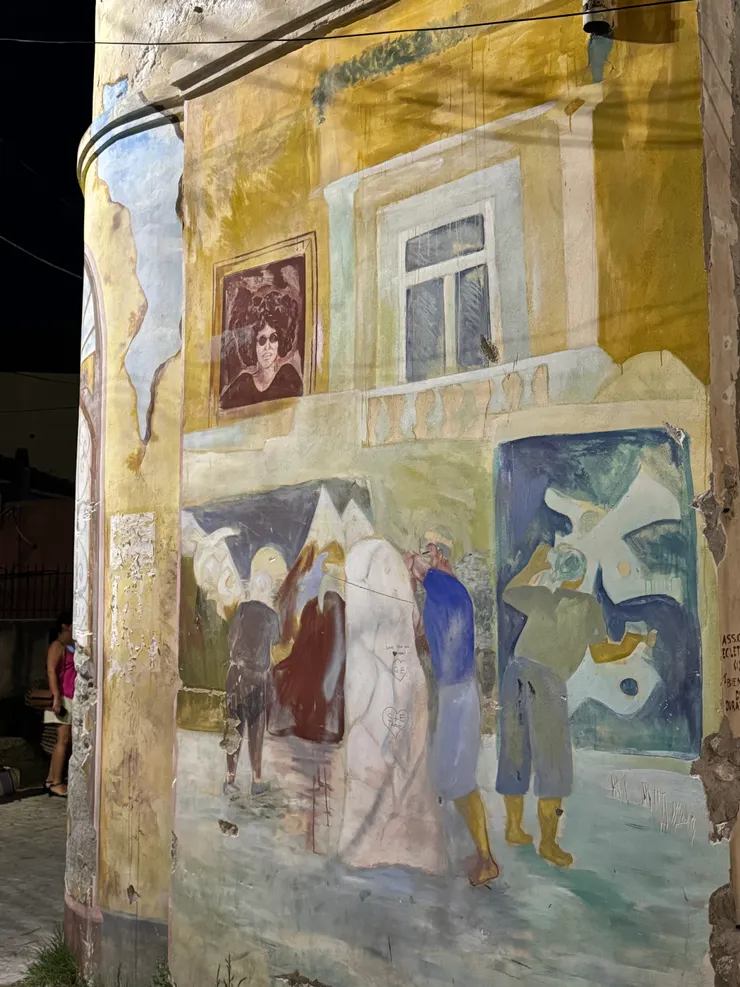 阿國街邊的塗鴉/壁畫水準都挺高的