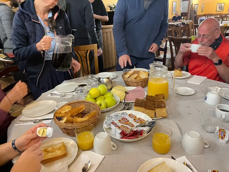 這位德國的大叔就是在照片中喝咖啡的這位，挺有趣的一位。