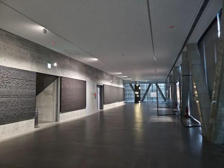 〈無量數〉，2025；〈時間瀑布〉，2025