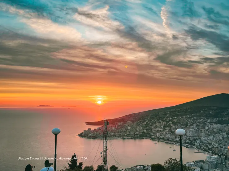 Lekuresi Castle of  Saranda，薩蘭達觀落日最好的地點，在此亦可遠望義大利科孚島