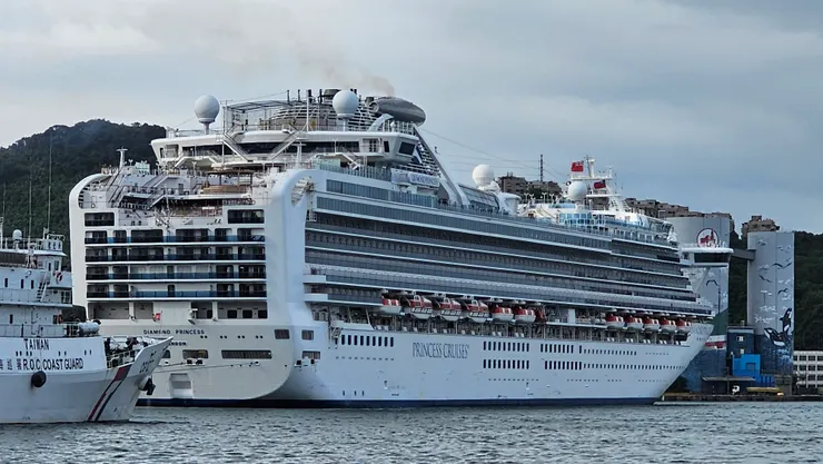 鑽石公主號的英姿!