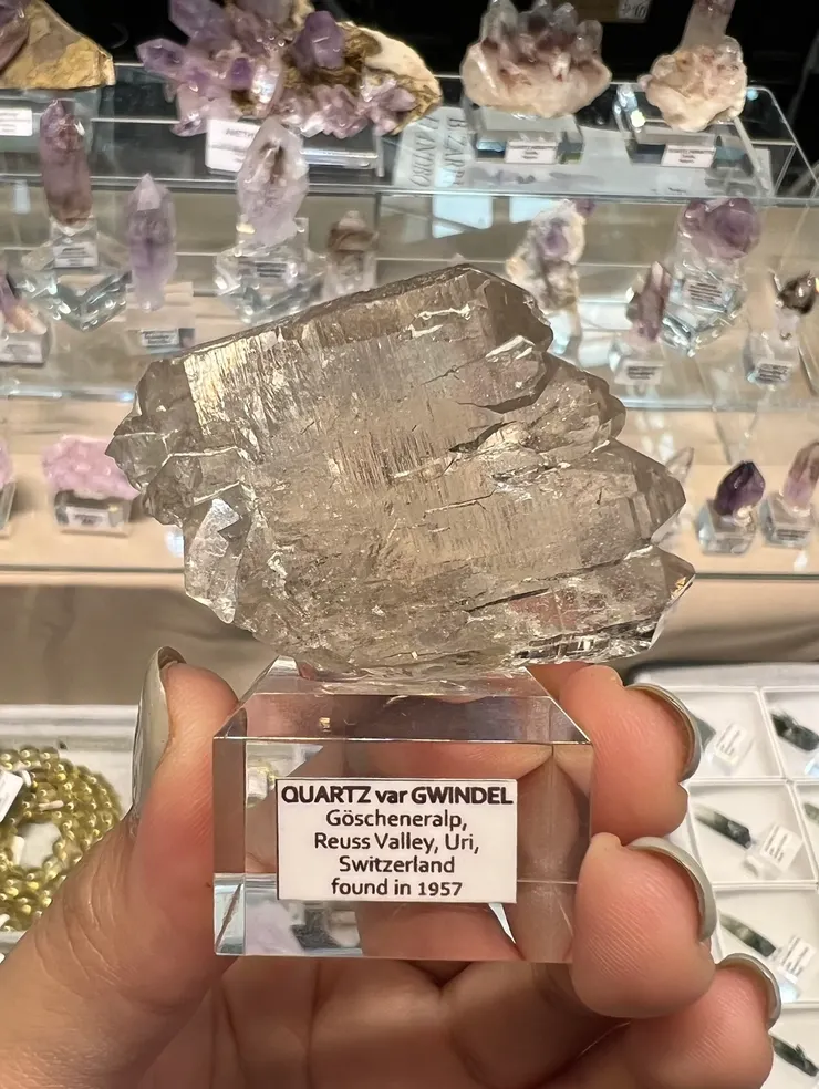 瑞士的扭旋水晶