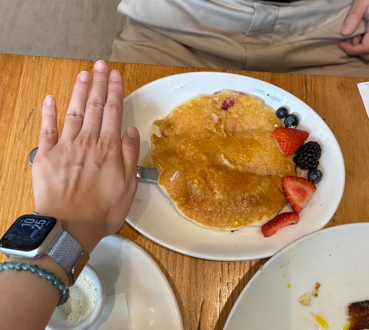 鬆餅大概是手掌兩倍大