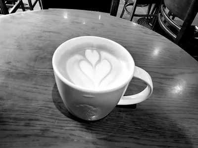 病房記事；踏步唱軍歌的男人