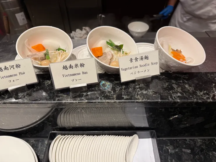 我照幾個比較有特色的例如現做越南河粉