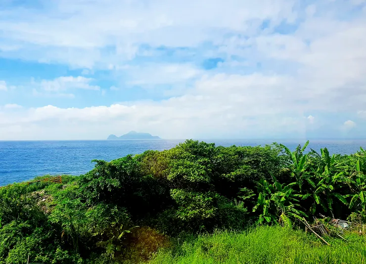 在火車上眺望龜山島,放下些許忐忑的心