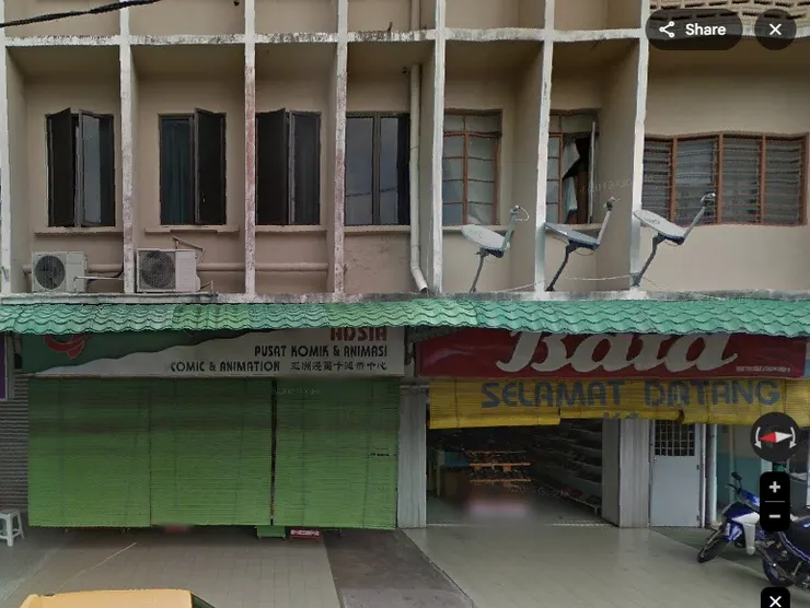 那記憶中的漫畫店，當時招牌還未更改。來源：Google街景，Nov 2013。