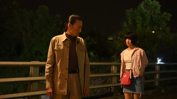 不戴「黑超」的謝賢一樣很有魅力，跟鍾雪瑩的「爺孫」組合亦很有火花。