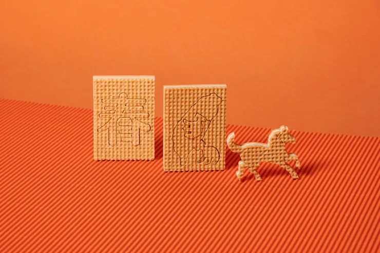 《微熱山丘》新春限定奔馬造型山丘芭娜娜，為節慶增添俏皮喜氣