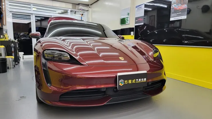 台南汽車包膜推薦【方程式汽車包膜】輕微擦傷沒煩惱！保時捷Ta