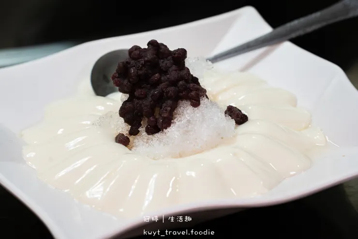 [2026台南過年聚餐餐廳]周氏蝦捲國宴廳，每人600元吃遍12道國宴級台南小吃美食！新春開運年菜開箱，帶長輩吃飯超有面子