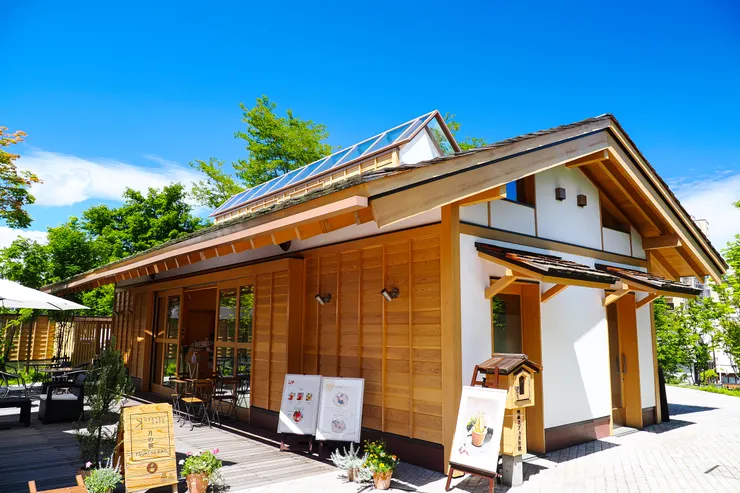 裏草津這邊也有一間咖啡廳,少了人潮多了分愜意