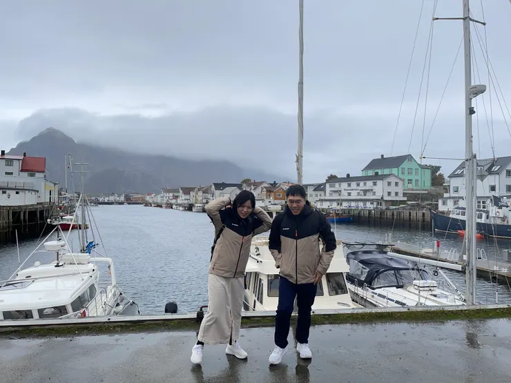 別管風景了，躲雨比較重要