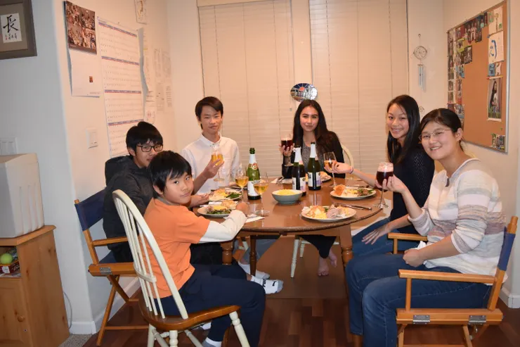 2017年,這一桌幾乎都是青少年了