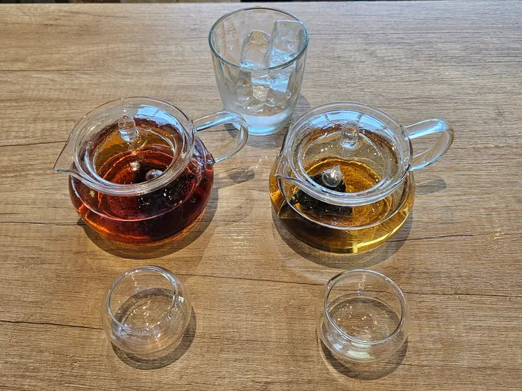 高山小葉紅茶與綠茶