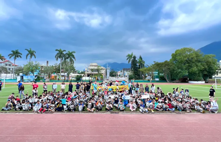 海洋公園化身聖誕老人，為孩子們送上特別聖誕驚喜。