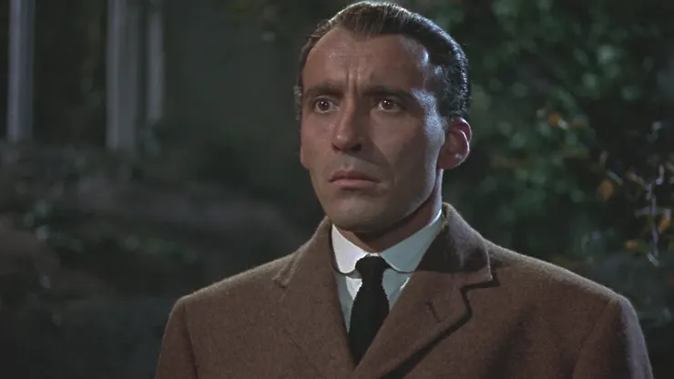 被怒甩巴掌後呆滯的亨利爵士