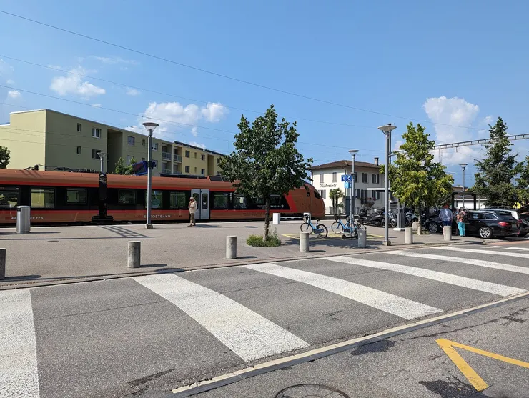 從巴士站往Tenero Stazione的方向看去