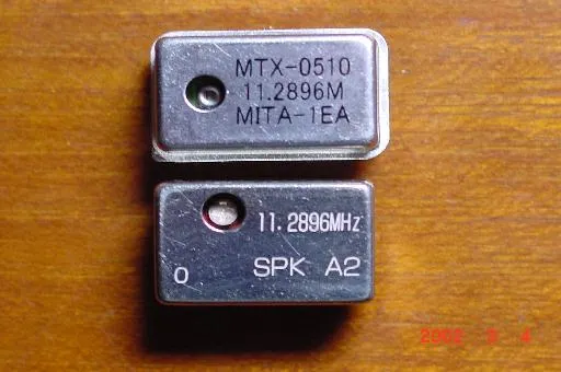 日本三田電波製與台製的 TCXO，同為 11.2896 MHz