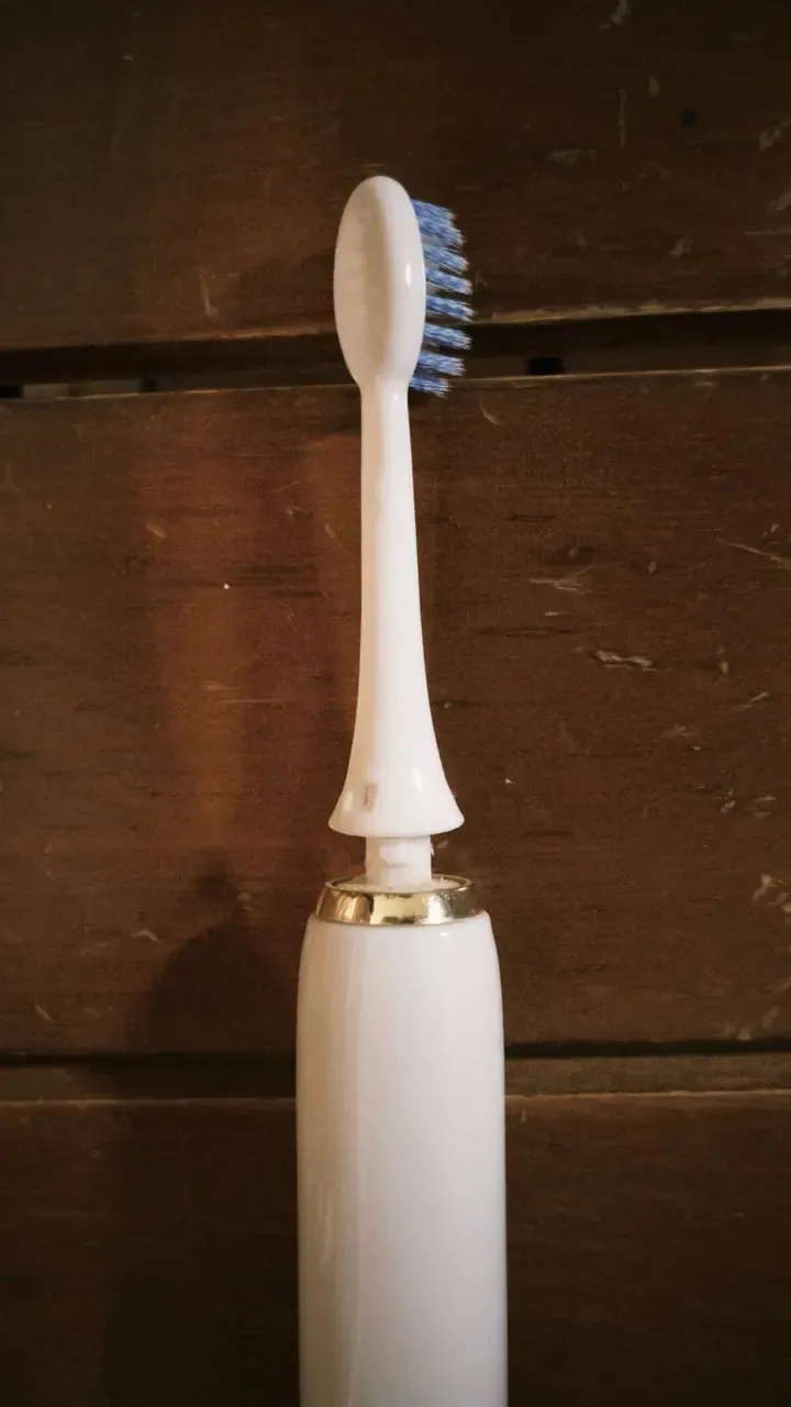 卡楯旋轉往上拔