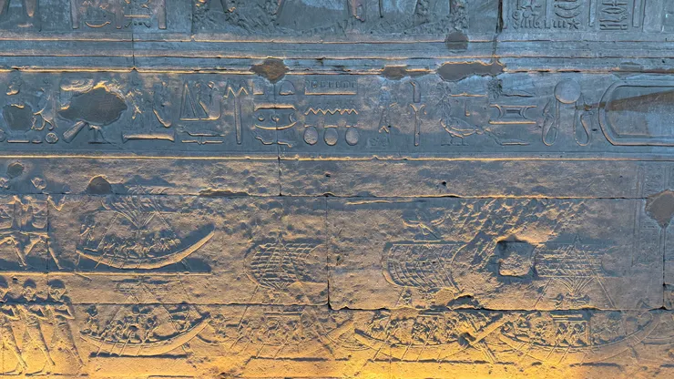 由北往南時逆流需要揚帆助行