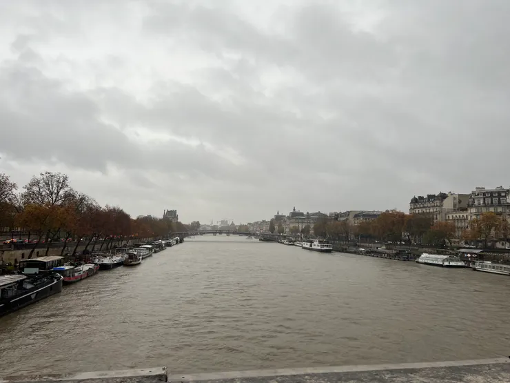 la Seine sous la pluie