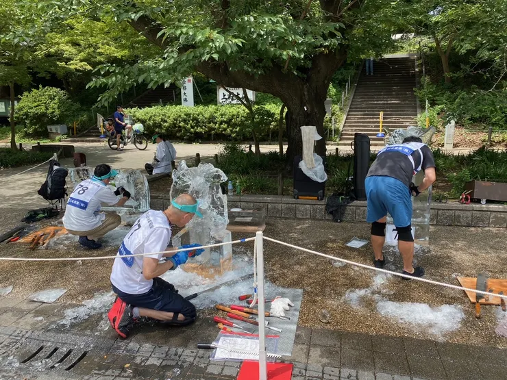 冰雕比賽，參賽者好厲害。