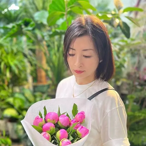 我的50歲更年敏感、熱潮紅、消法令紋,好用平價保養推薦