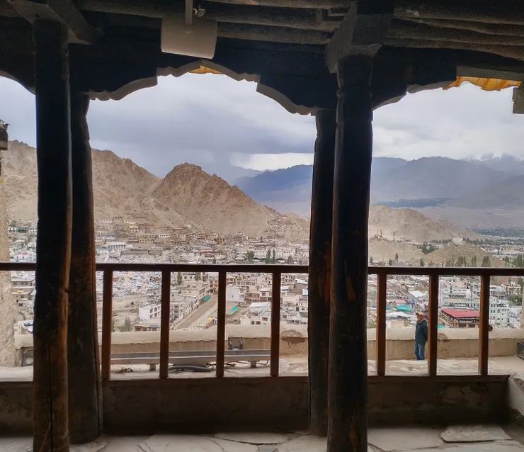 與明信片交換視角,從舊皇宮往外瞧