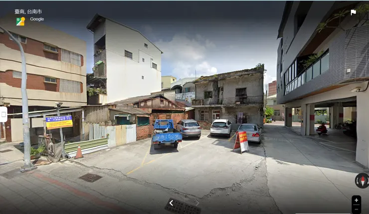 外面是私林第二停車場，日本料理停車區域要往內開唷!!