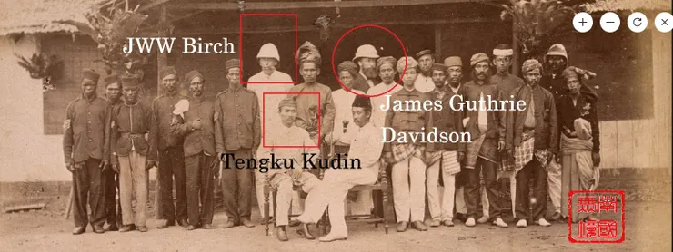 德威伸生前唯一的公開照片，是其和東姑古丁、伊斯邁親王（Raja Ismail）和畢治，以及一衆隨從和警員的合影。- Sketches in the Malay archipelago. Album of watercolours and photographs made and collected by J.E. Taylor.1880.Welcome Collection Online.