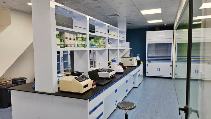 圖說：偉喬生醫於新北汐止打造創新研發中心，從前端的抗體開發到篩選細胞株進行量產，具備客製化的整合能力。（資料來源：偉喬生醫）