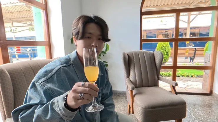 Cheers! 也是首次在高海拔喝雞尾酒