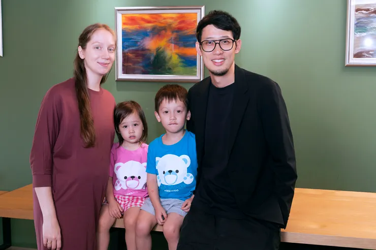 （圖說：妻子懷著老三，正往六胎計劃前進。）