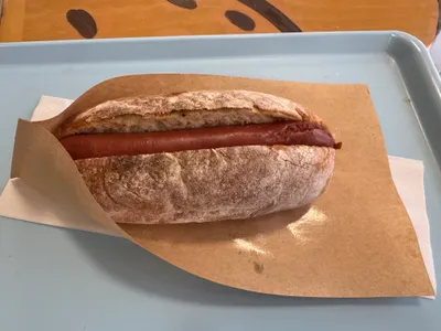 旭山動物園的🦌鹿肉香腸堡