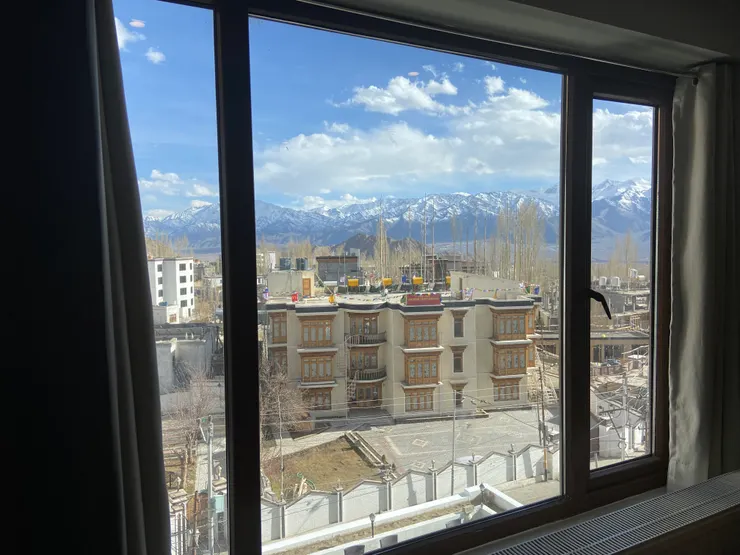 房間內可以直接看到喜馬拉雅山群