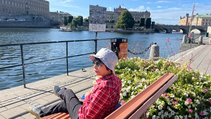 湖畔曬太陽放鬆