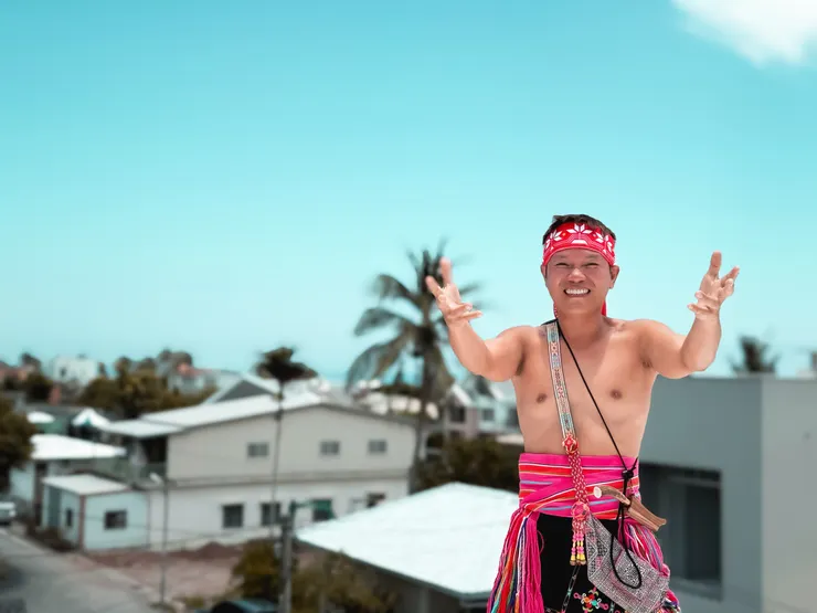 Suming去年因為手術無法回到部落參加祭典，今年終於能開心參與(照片：大鼻 提供)