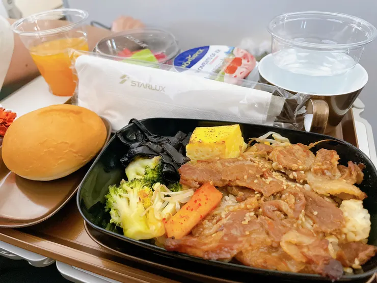 胡同燒肉聯名的飛機餐