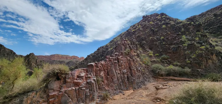 類似柱狀節理的構造