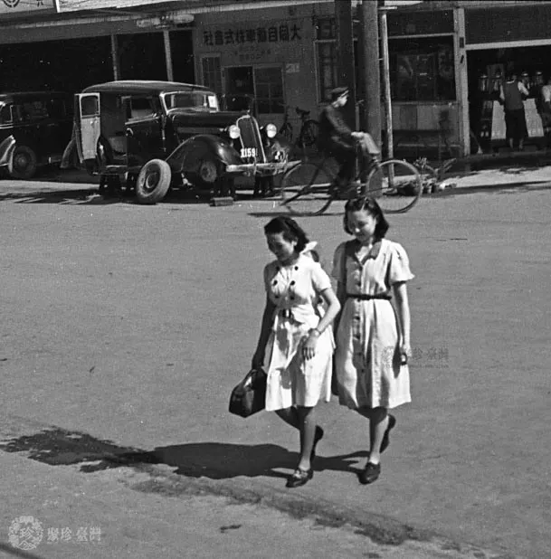 李火增拍的好閨密，現在看仍舊很「歐蝦類」。圖片來源：聚珍臺灣