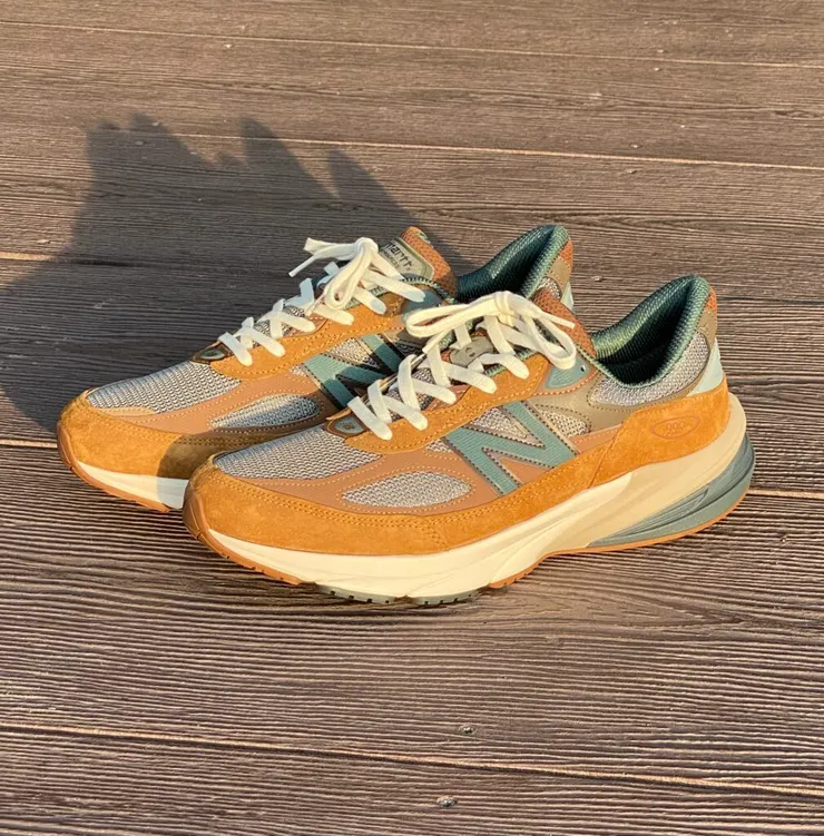 夕陽下990v6映著百年經典不敗的Hamilton brown