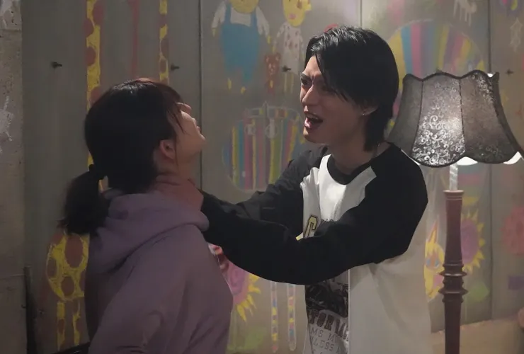 腦衝認為世界沒有自己容身之處，而想殺死花音的健流